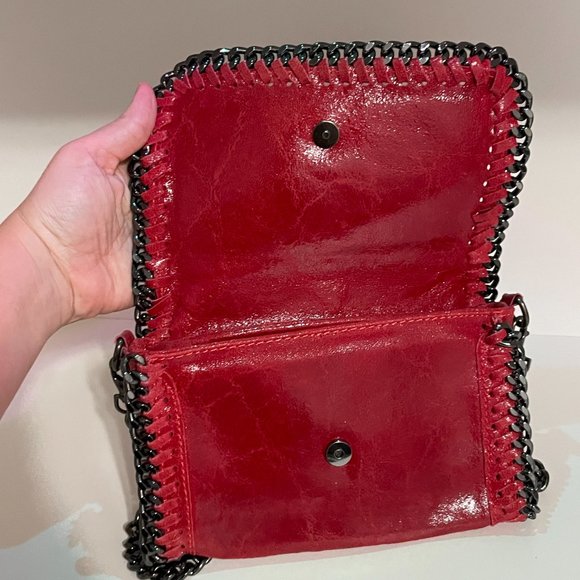 Red Crossbody Bag with Chain Detail vintage - Picture 4 of 7